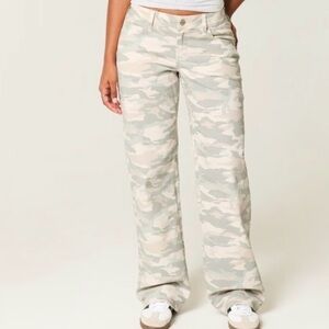 NWT Hollister Light Khaki Green & Cream Camo Baggy Low-Rise Pants